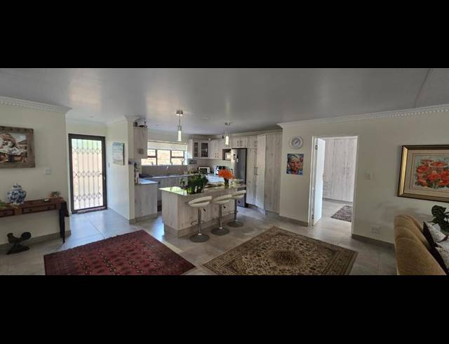 2 BEDROOM HOUSE FOR SALE IN HERSHAM